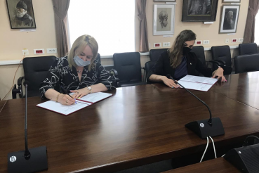 Лира Бурак подписала соглашение о субсидиях по бесплатной юридической помощи в Ленобласти 