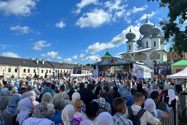 Ленинградская область отмечает 20-летие возвращения Тихвинской Святыни