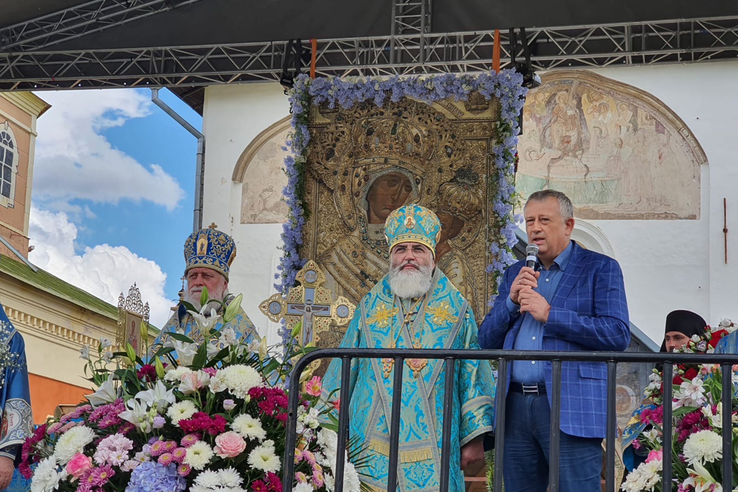 В Ленинградской области почтили икону Тихвинской Богородицы