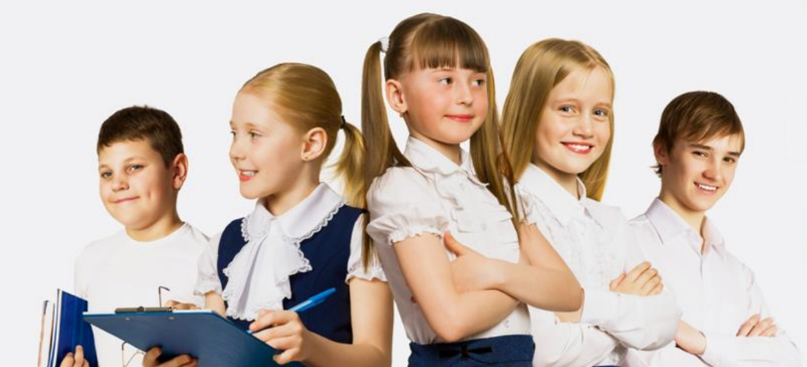 Фотографии друзей уже в школьном возрасте. Женщины младшего школьного возраста. Маленький ученик. Школьник с портфелем. Радостный ученик.